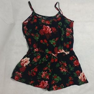 Navy Floral romper x Ambiance